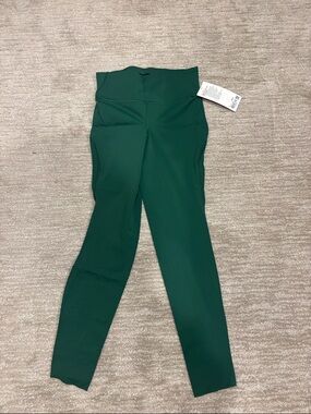 NWT Lululemon base pace HR tight 28 inch inseam brushed. Size 8. Evergreen.